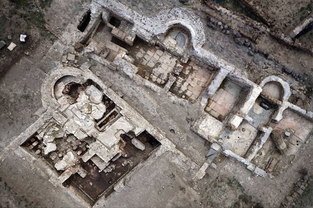 overview of building ruins in Campo della Fiera