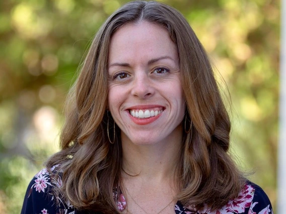 Megan Carney Headshot